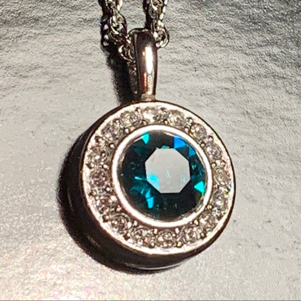 New Swarovski Birthstone Necklace May Emerald - Picture 1 of 6